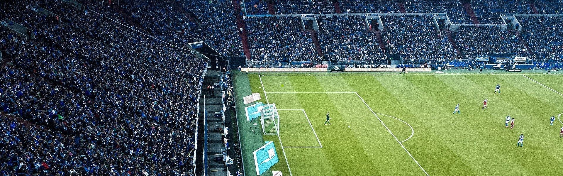 华体会体育：米兰德比烽烟再起，AC米兰以逸待劳静候宿敌 国际米兰蓄力逆转交锋颓势