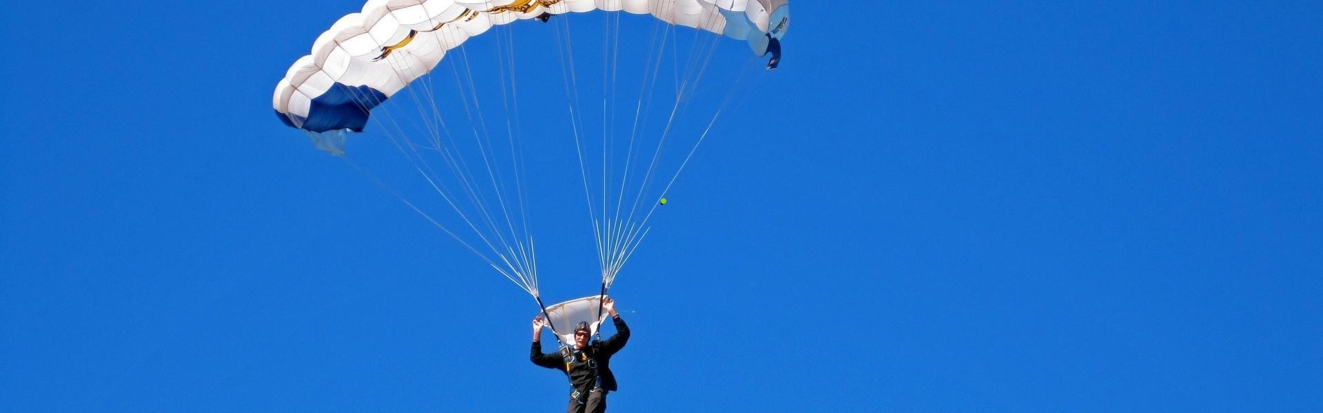 华体会官网|邮报独家，麦康奈尔明日接受阿贾克斯体检，租借协议敲定在即